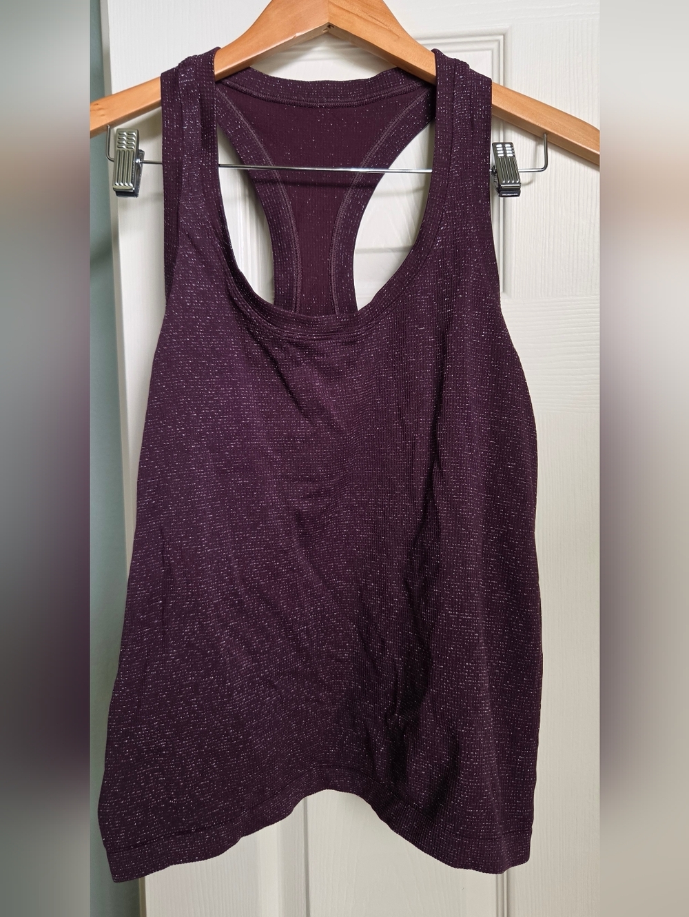 Athleta Momentum Seamless Tank- Plum With Silver Threading